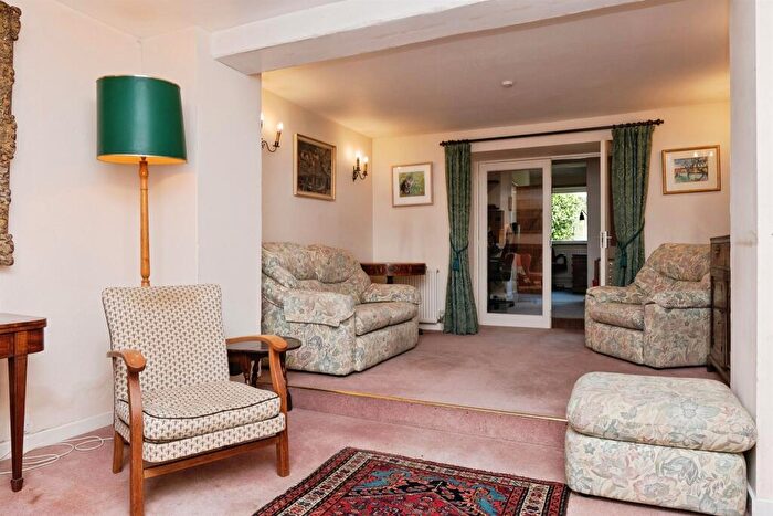 3 Bedroom End Of Terrace House For Sale In High Street, Marshfield, Chippenham, SN14