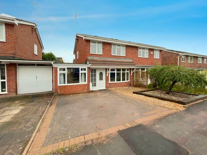 3 Bedroom House To Rent In Meadow Lane, Stoke-on-Trent, Staffordshire, ST4