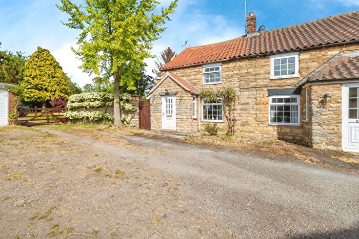 3 Bedroom End Of Terrace House For Sale In West End Place, Ingham, Lincoln, LN1