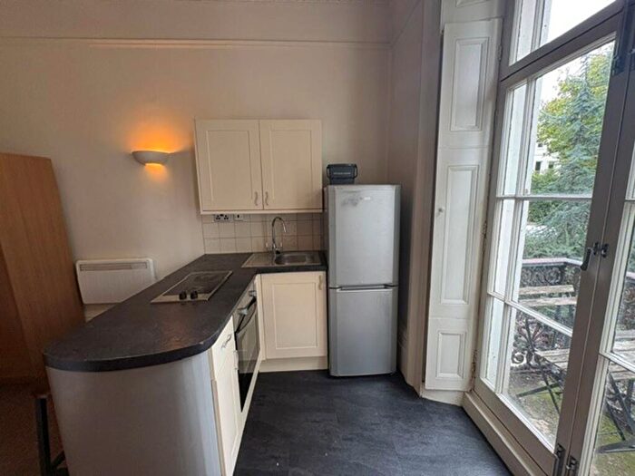 Flat To Rent In Montpelier Road, Brighton, BN1