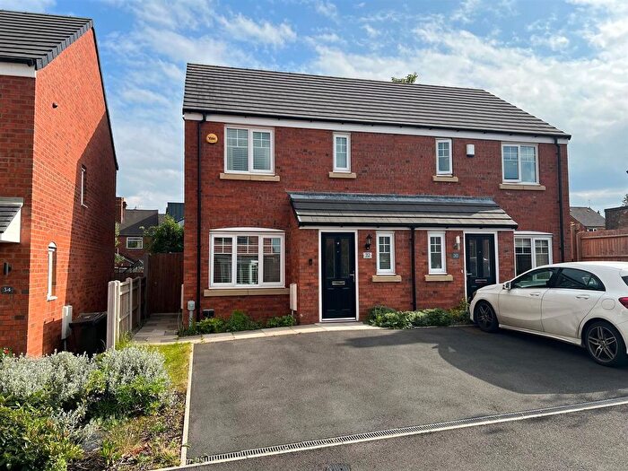 3 Bedroom Semi-Detached House To Rent In Longlands Avenue, Stourbridge, DY8