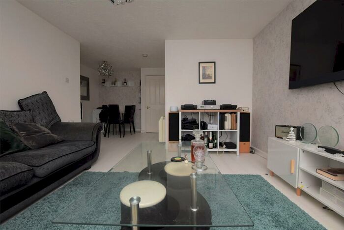 1 Bedroom Maisonette To Rent In Faulkner Close, Dagenham, RM8