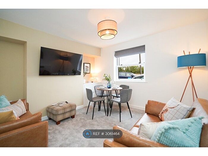 2 Bedroom Terraced House To Rent In Brickhouse Lane, Sheffield, S17