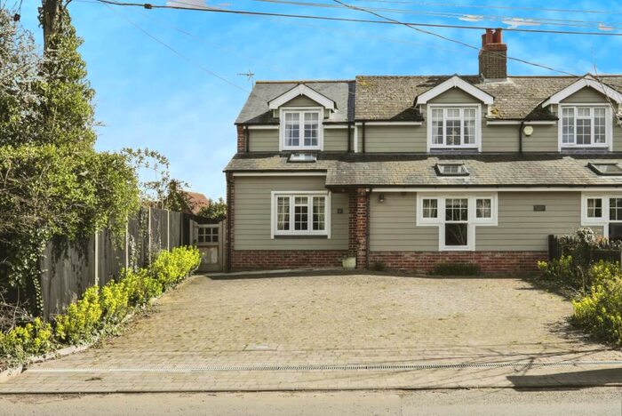 4 Bedroom Semi-Detached House For Sale In Debenham Way, Pettaugh, IP14