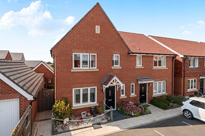 3 Bedroom Semi-Detached House For Sale In Sea Serpent Road, Bracklesham Bay, PO20