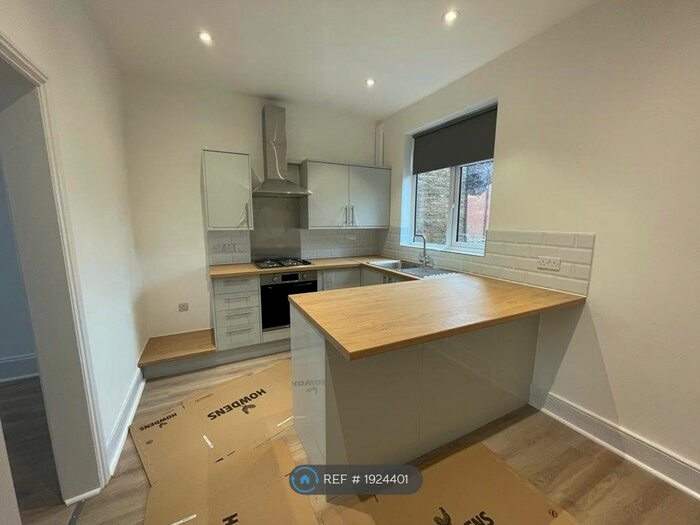 4 Bedroom Flat To Rent In Plashet Road, London, E13