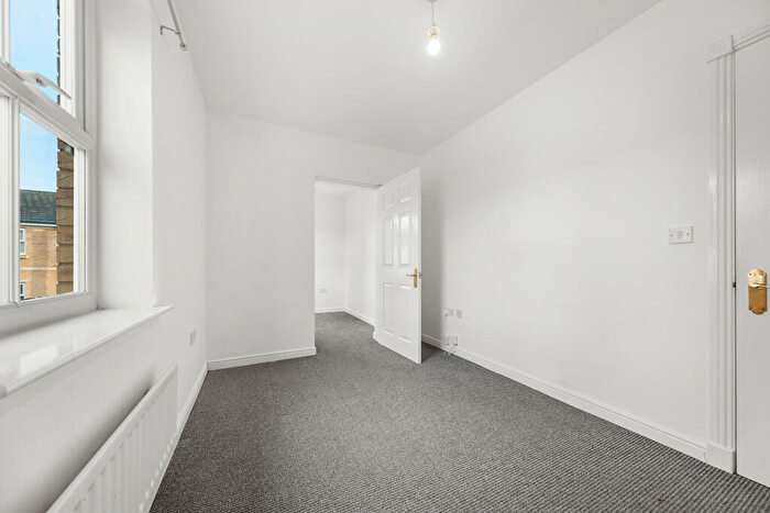 2 Bedroom Apartment To Rent In Mansion Gate Mews, Chapel Allerton, Leeds, LS7