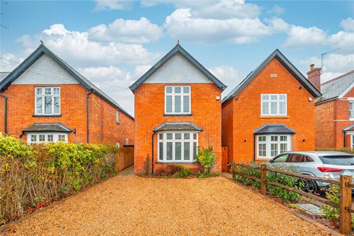 3 Bedroom Detached House For Sale In Addlestone, Surrey, KT15