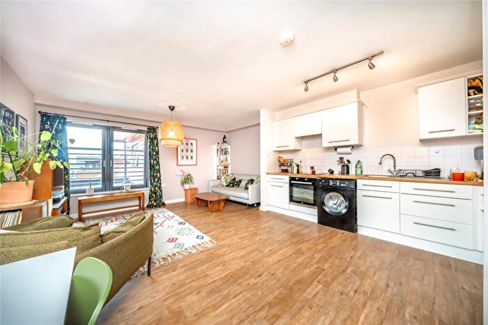 1 Bedroom Flat For Sale In Mackintosh Lane, London, E9