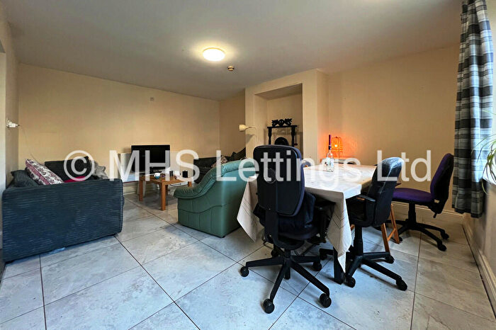 8 Bedroom Terraced House To Rent In Hyde Park Road, Leeds, LS6