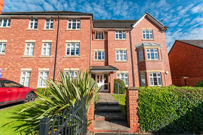 2 Bedroom Flat To Rent In Shalefield Gardens, Atherton, Manchester, M46