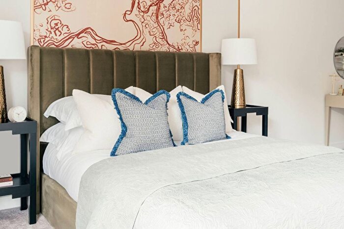 Studio For Sale In Marlborough House, Chiswick, London, W4