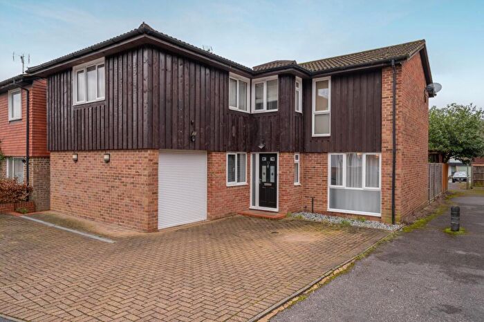 5 Bedroom Detached House For Sale In Cavendish Meads, Sunningdale, SL5