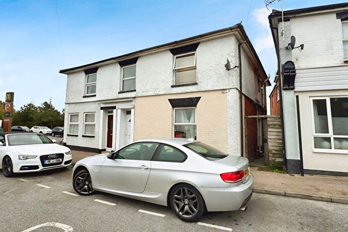 3 Bedroom Semi Detached House For Sale In Station Road North, Totton, Southampton, SO40