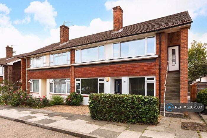 2 Bedroom Terraced House To Rent In Raymond Close, London, SE26