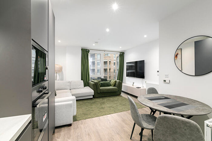 2 Bedroom Flat To Rent In Dodson House, Medawar Drive, Mill Hill, Barnet, London, NW7