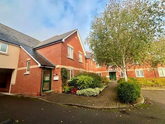 1 Bedroom Apartment To Rent In Dowsett Lane, Ramsden Heath, CM11
