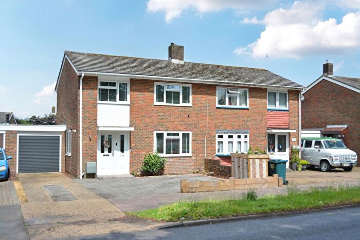3 Bedroom House For Sale In Weald Drive, Furnace Green, RH10