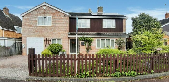 5 Bedroom Detached House For Sale In Walton Avenue, Adderbury, OX17