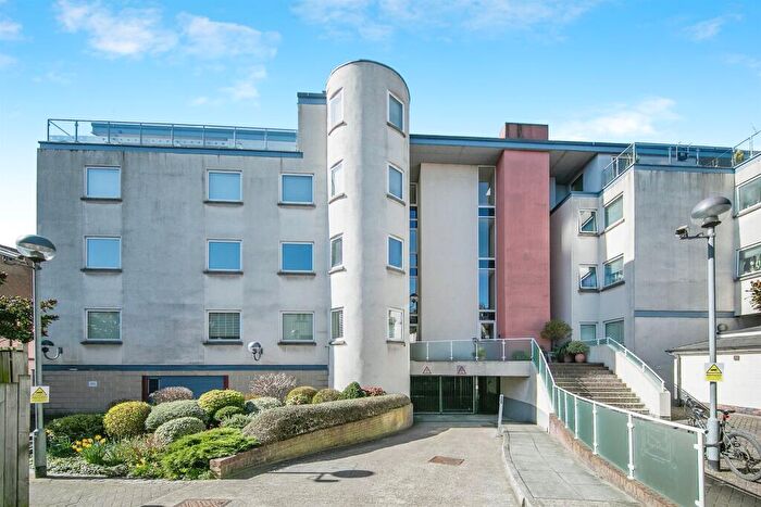 2 Bedroom Apartment For Sale In St. Nicholas Court, Ipswich, IP1