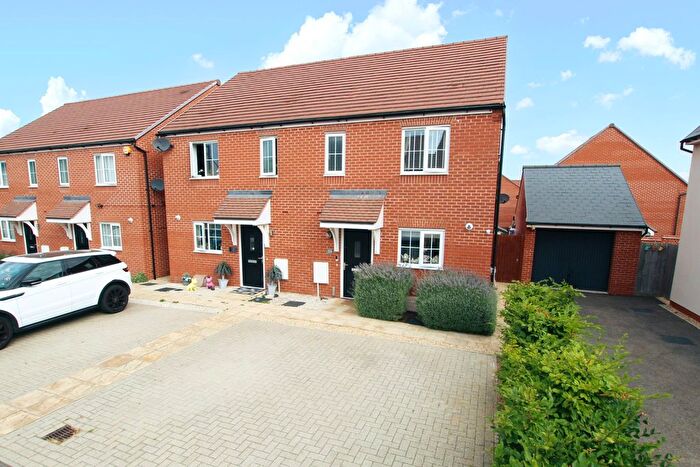 3 Bedroom Semi Detached House For Sale In Dragonfly Crescent, Biddenham, Bedfordshire, MK40