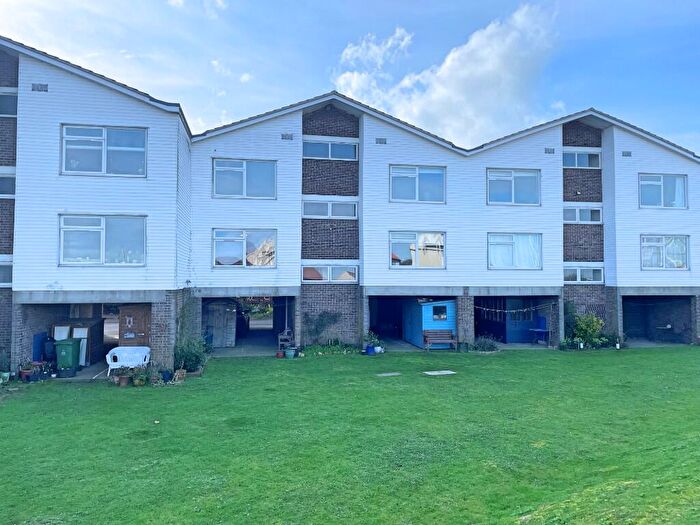 2 Bedroom Flat For Sale In Woodrolfe Park, Tollesbury, CM9