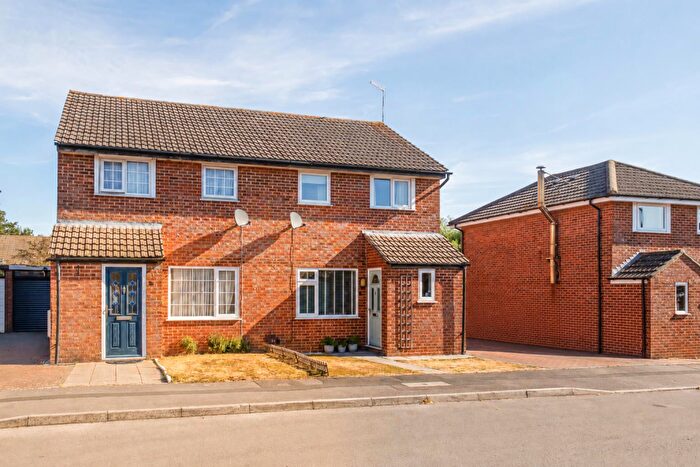 3 Bedroom Semi Detached House For Sale In Andrews Close, Chippenham, SN14