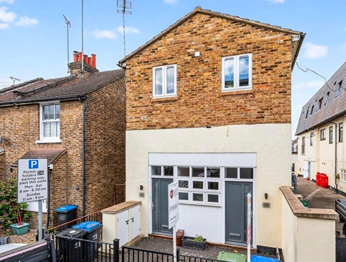 1 Bedroom Flat For Sale In Dunbar Road, New Malden, KT3