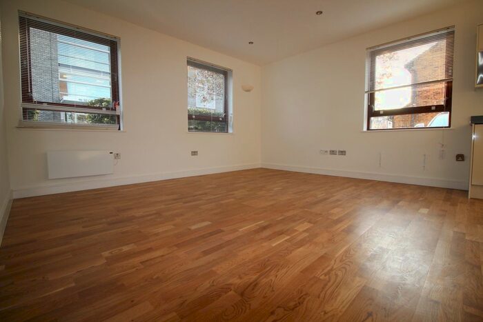 1 Bedroom Flat To Rent In Coombe Road, New Malden, KT3