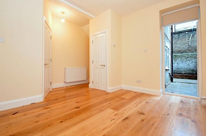 1 Bedroom Flat To Rent In Bramber Road, London, W14