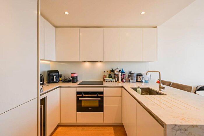 1 Bedroom Flat For Sale In Marsh Wall, Canary Wharf, London, E14