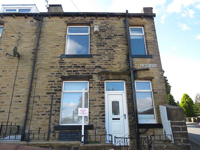 2 Bedroom House To Rent In Albert View, Halifax, HX2