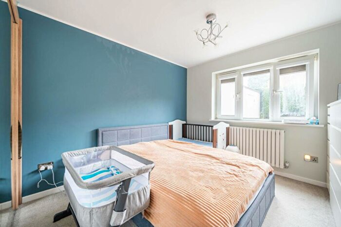 2 Bedroom Flat To Rent In Thorne Close, , Canning Town, London, E16