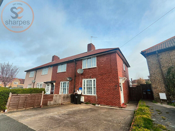 2 Bedroom Semi Detached House To Rent In Newminster Road, Morden, Greater London, SM4