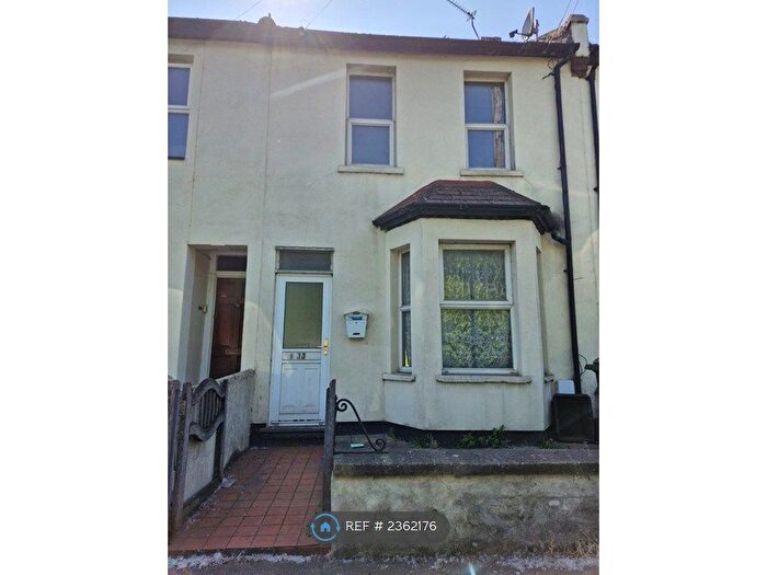 2 Bedroom Terraced House To Rent In Southfleet Road, Swanscombe, DA10
