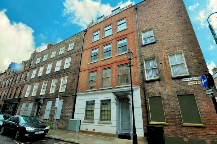 3 Bedroom End Of Terrace House To Rent In Princelet Street, Shoreditch, E1