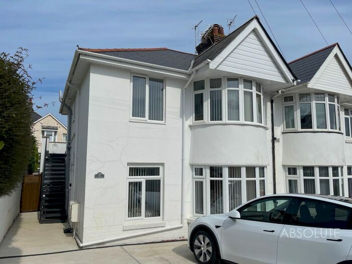 2 Bedroom Flat To Rent In Cedar Road, Paignton, TQ3