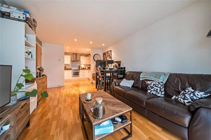 2 Bedroom Apartment For Sale In Sun Passage, London, SE16