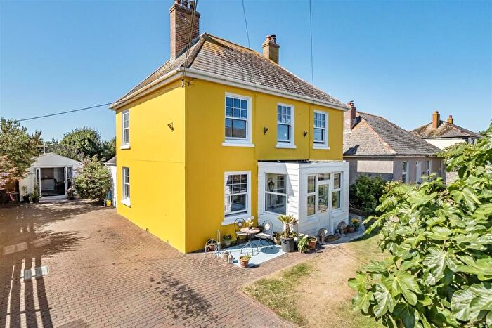 6 Bedroom Detached House For Sale In Detached Character Home With Annexe, Mullion, TR12