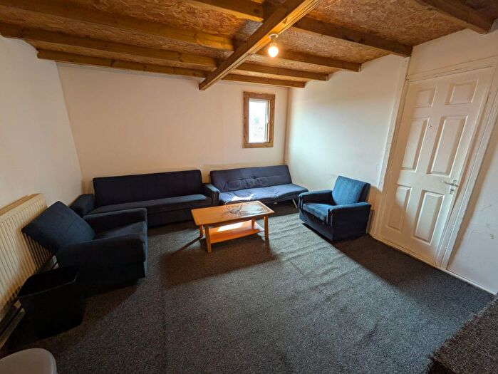 3 Bedroom Terraced House To Rent In Ilford Lane, Ilford, IG1