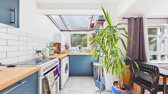 2 Bedroom Flat For Sale In Valley Grove, Charlton, SE7