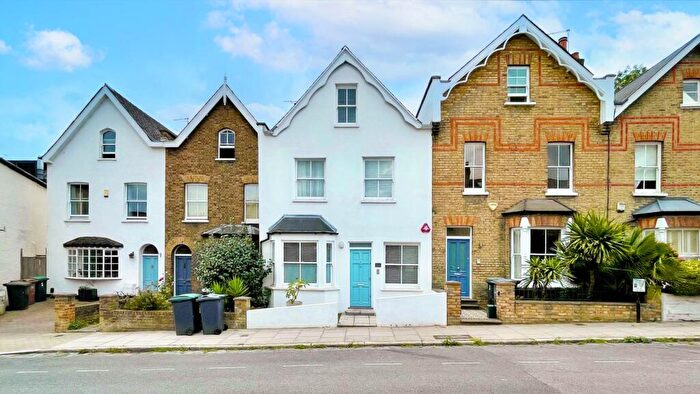 4 Bedroom House To Rent In Holmesdale Road, Highgate, N6