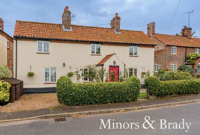 3 Bedroom Detached House For Sale In The Green, Weasenham, PE32