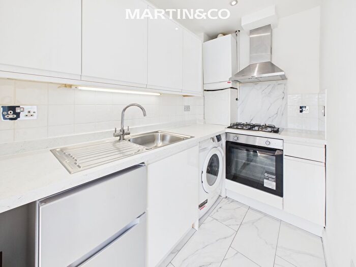 1 Bedroom Flat To Rent In High Street, Egham, TW20