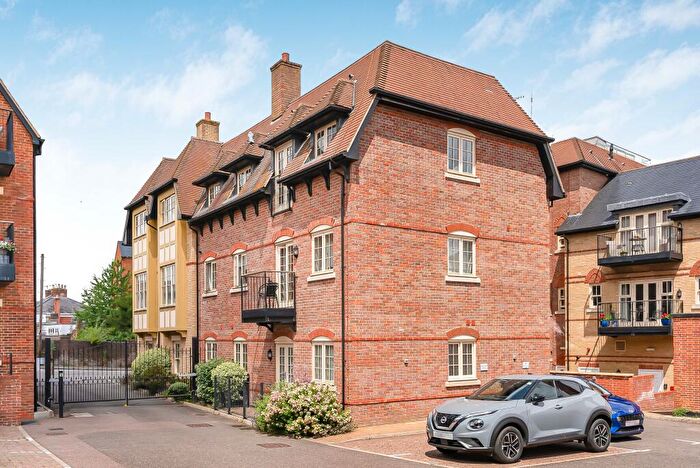 3 Bedroom Flat For Sale In Kings Road, Berkhamsted, HP4