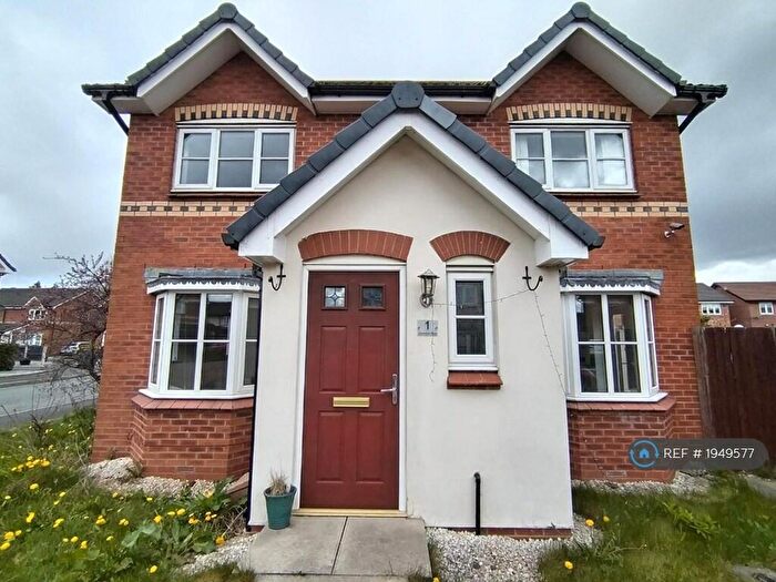 3 Bedroom Semi-Detached House To Rent In Easedale Road, Manchester, M40