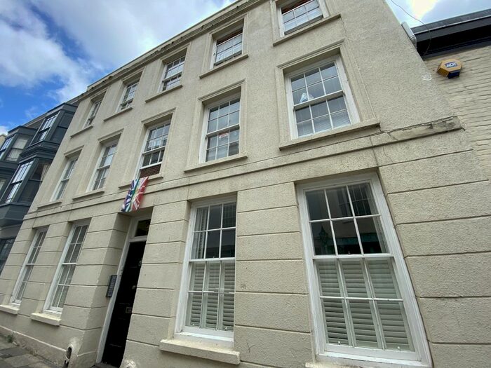 2 Bedroom Flat To Rent In High Street, Hastings, East Sussex, TN34