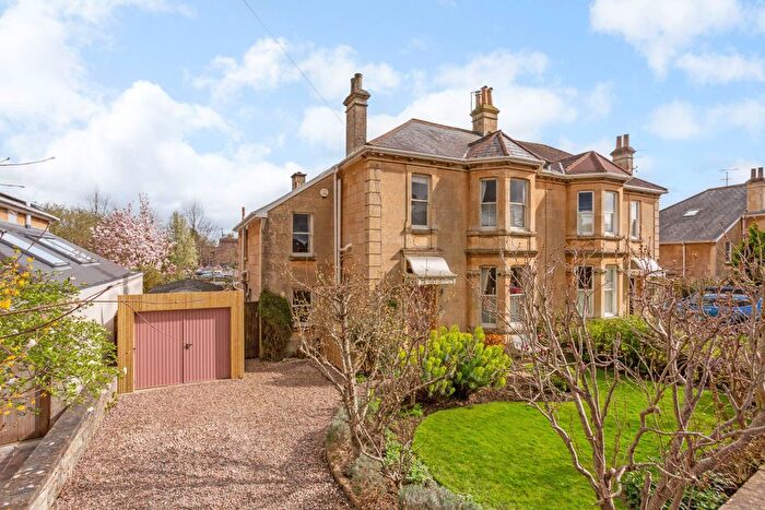 4 Bedroom Detached House To Rent In Penn Lea Road, Bath, BA1