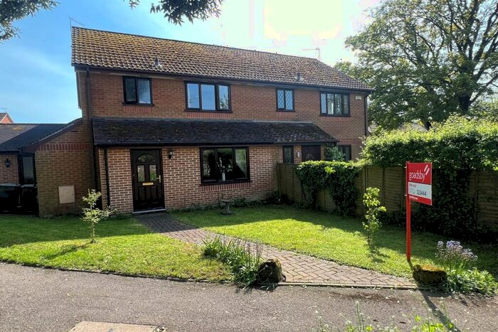 3 Bedroom Semi-Detached House For Sale In Sixpenny Handley, SP5