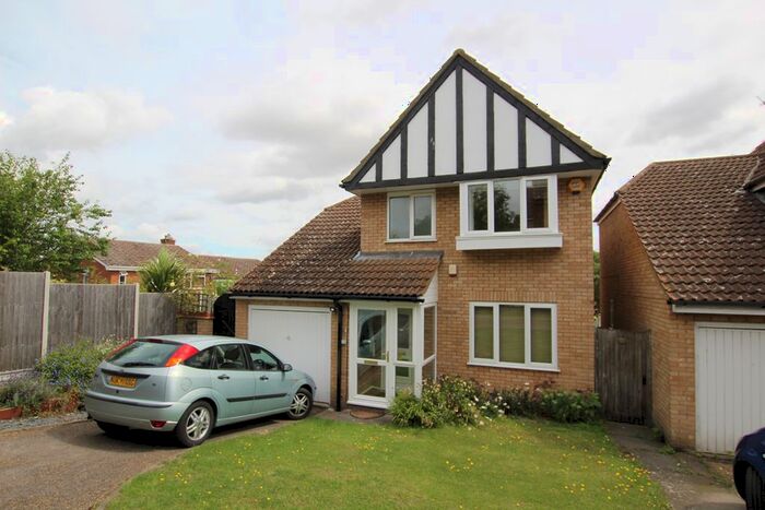 3 Bedroom Detached House To Rent In Betony Vale, Royston, SG8